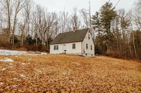 74 Woodward Rd, Brooklyn, CT 06234