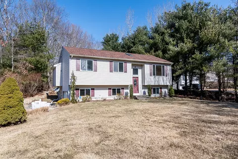 35 Walker Ln, Coventry, RI 02816 photo 2