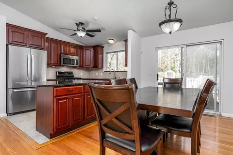 35 Walker Ln, Coventry, RI 02816 photo 9