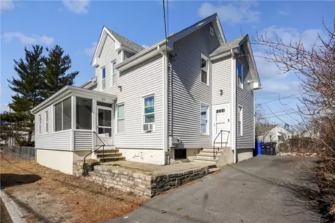 314 Kenyon Ave, Pawtucket, RI 02861