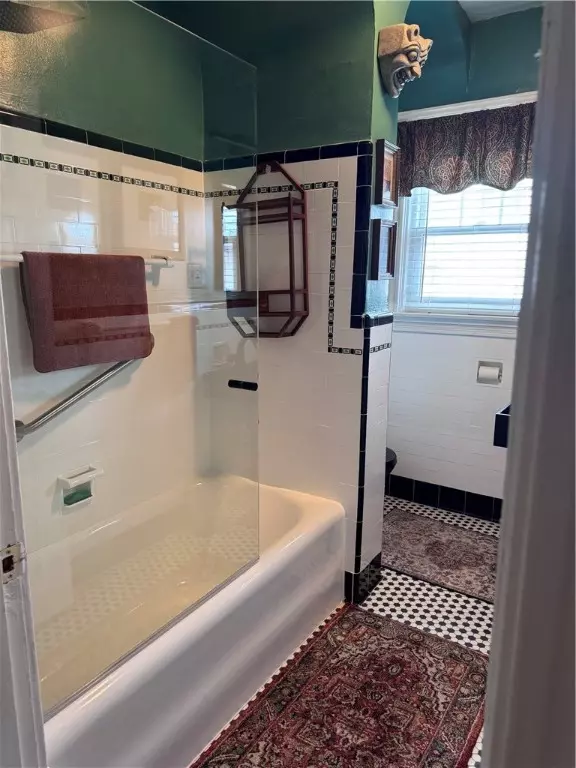 Bath - 64 Nathaniel Ave, Pawtucket, RI 02860 photo 1 of 5