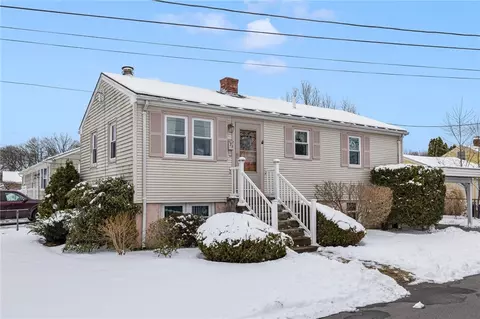 33 Vineland Ave, East Providence, RI 02916