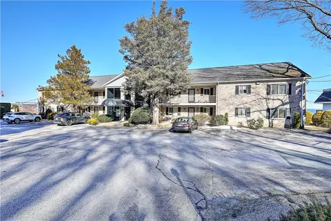 4100 Post Rd #2, Warwick, RI 02886