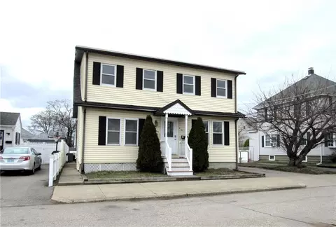 31 Annie St, Pawtucket, RI 02861