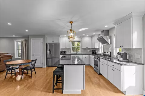 52 Guild Ave, Warwick, RI 02889 photo 5