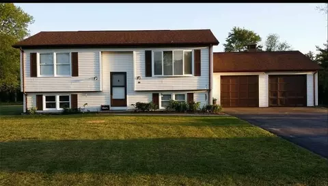 12 Oak St, Ashaway, RI 02804
