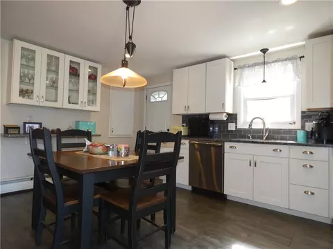 6 Dodd St, Coventry, RI 02816 photo 4