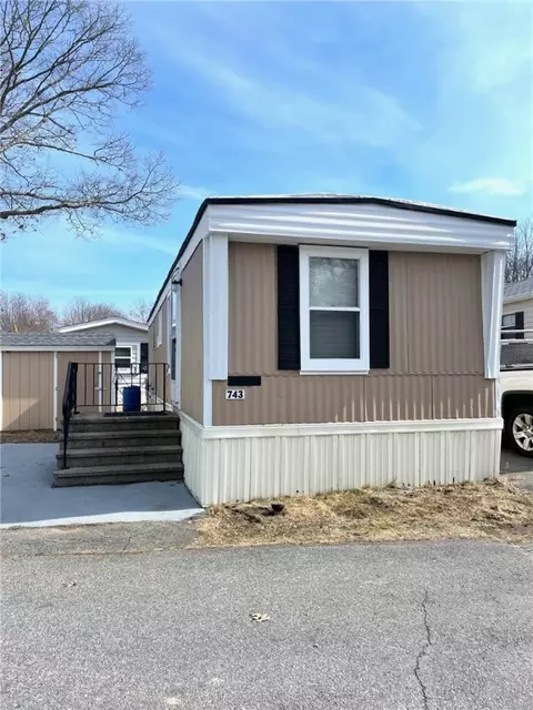 743 Forest Park Ave, Middletown, RI 02842