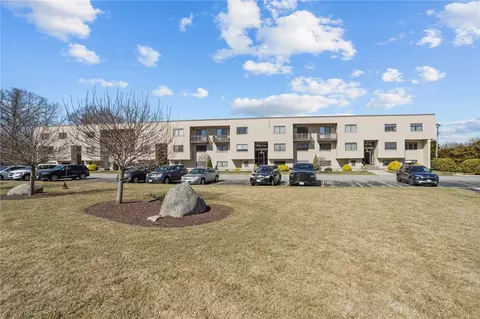 196 Old River Rd #182, Lincoln, RI 02865