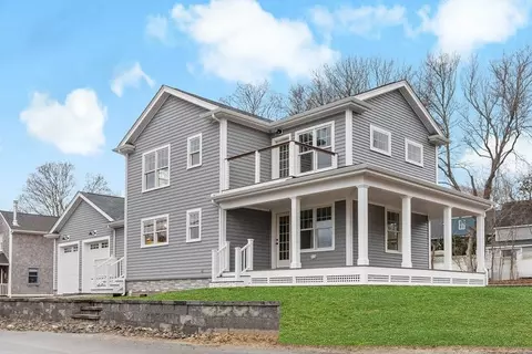 111 King Phillip Ave, Bristol, RI 02809