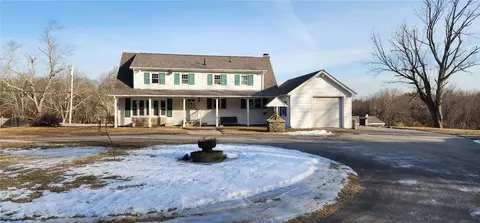 9 King Rd, Foster, RI 02825