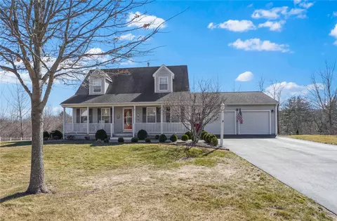 21 Belknap Farm Dr, Johnston, RI 02919