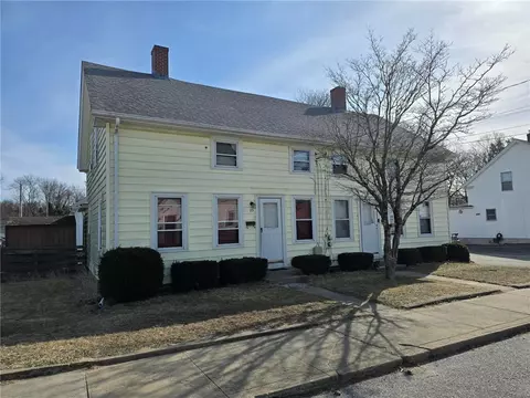 21 Anthony St, Coventry, RI 02816