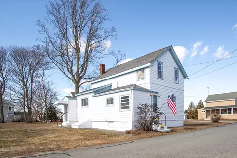 10 Beach St, Portsmouth, RI 02871