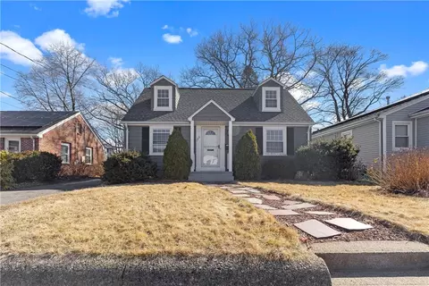 105 Daggett Ave, Pawtucket, RI 02861