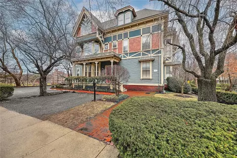34 Barnes St #3, Providence, RI 02906
