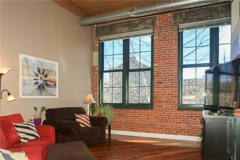 99 Allen St #206, Woonsocket, RI 02895