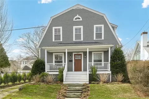 127 Eustis Ave, Newport, RI 02840