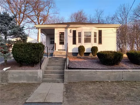 32 Peach Hill Ave, North Providence, RI 02911