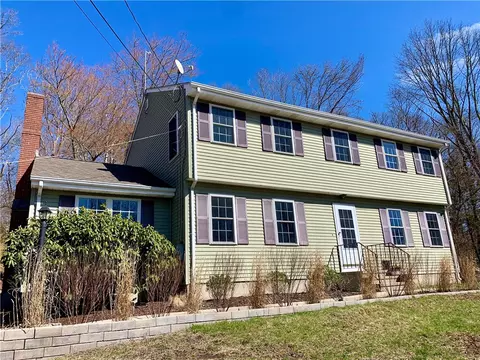 34 Maxson Hill Rd, Ashaway, RI 02804