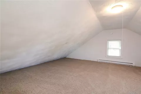 Bedroom - 2190 W Shore Rd, Warwick, RI 02889 photo 6 of 7