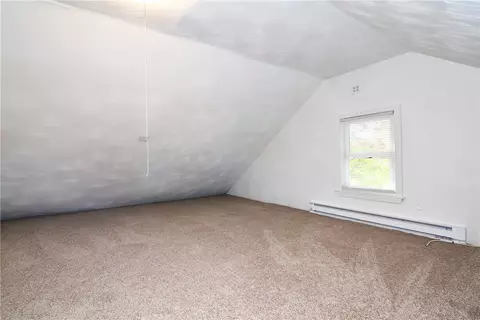 Bedroom - 2190 W Shore Rd, Warwick, RI 02889 photo 7 of 7