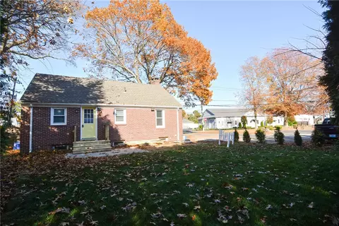 Exterior - 2190 W Shore Rd, Warwick, RI 02889 photo 7 of 8