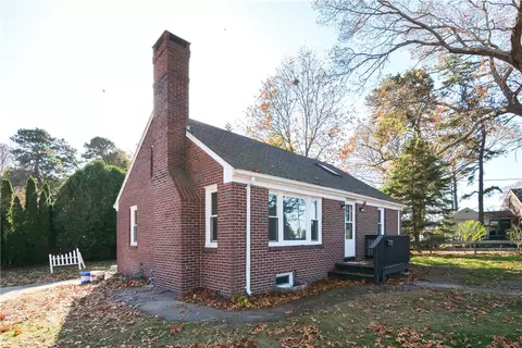2190 W Shore Rd, Warwick, RI 02889