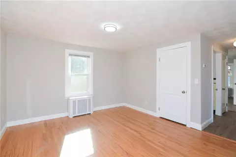 Living - 2190 W Shore Rd, Warwick, RI 02889 photo 7 of 9