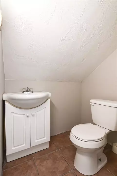 Bath - 2190 W Shore Rd, Warwick, RI 02889 photo 6 of 6