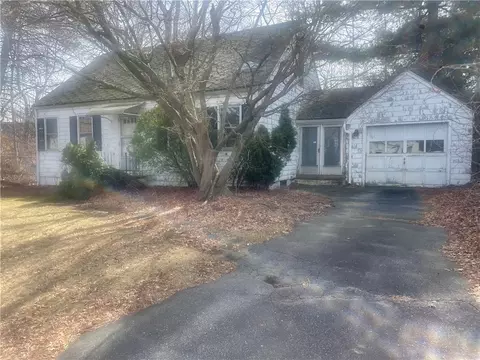 115 Welfare Ave, Cranston, RI 02910