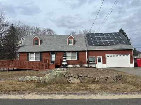 12 Horizon Dr, Tiverton, RI 02878
