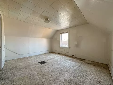 34 Smithfield Rd, Woonsocket, RI 02895 photo 6
