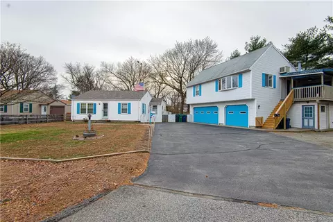 15 Pettaconsett Ave, Warwick, RI 02888