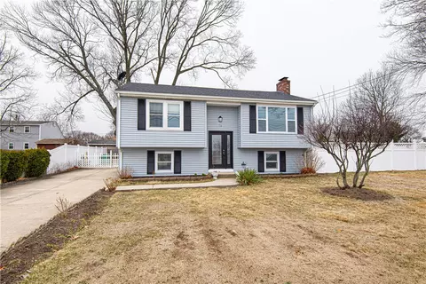 75 Fletcher St, Warwick, RI 02889