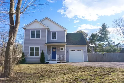 4 Railroad Ave, West Kingston, RI 02892