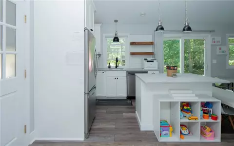 Kitchen - 59 Briarwood Hill Rd, Exeter, RI 02822 photo 3 of 4