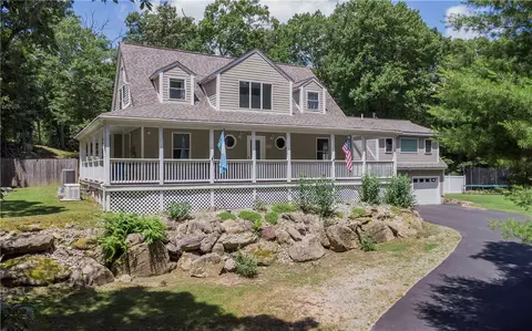 59 Briarwood Hill Rd, Exeter, RI 02822
