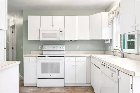 Kitchen - 27 Captains Dr, Westerly, RI 02891 photo 3 of 3