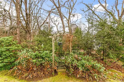 Exterior - 27 Captains Dr, Westerly, RI 02891 photo 5 of 9