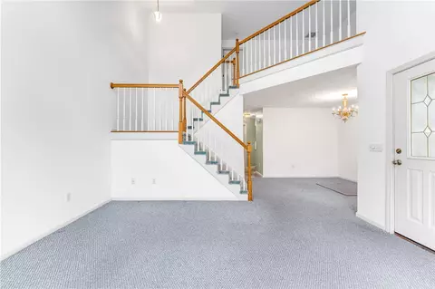 Living - 27 Captains Dr, Westerly, RI 02891 photo 3 of 4