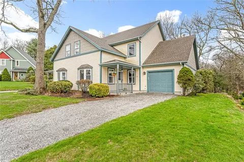 Exterior - 27 Captains Dr, Westerly, RI 02891 photo 2 of 9
