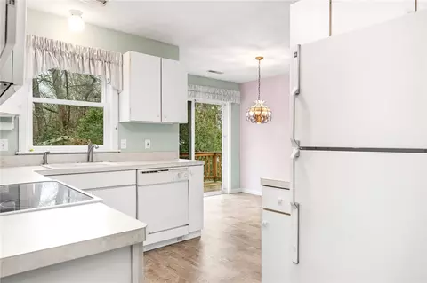 Kitchen - 27 Captains Dr, Westerly, RI 02891 photo 2 of 3
