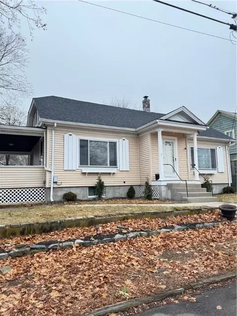 17 Willard St, Warwick, RI 02889 photo 2