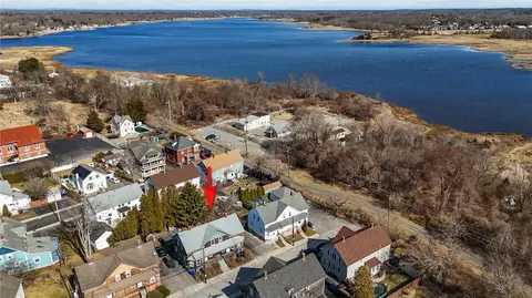 14 Park St, Warren, RI 02885
