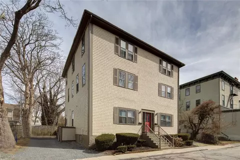 26 Brinley St #2, Newport, RI 02840