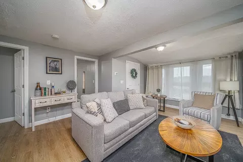 Living - 49 Curtis St, Warwick, RI 02889 photo 1 of 3