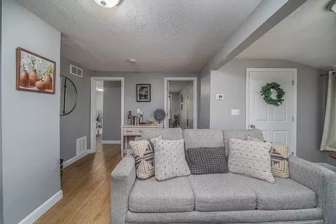 Entry Way - 49 Curtis St, Warwick, RI 02889 photo 1 of 3