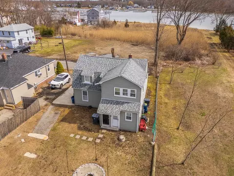 View/Area - 49 Curtis St, Warwick, RI 02889 photo 3 of 7