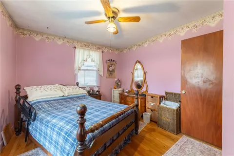 Bedroom - 14 Memory Ln, Westerly, RI 02891 photo 3 of 4